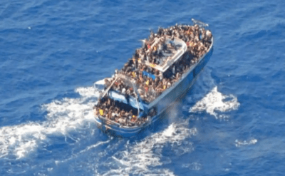 Yunan sahil güvenliği 13 saat teknenin batmasını seyretmiş