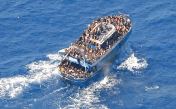 Frontex: Yunanistan göçmen teknesine uçak gönderme teklifimize cevap vermedi