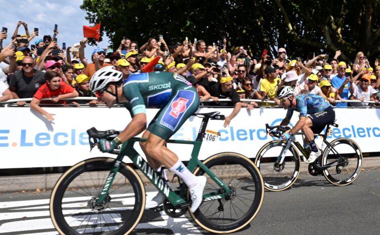 Fransa Bisiklet Turu’nda Philipsen yeniden zirvede, Cavendish rekorun kıyısında döndü