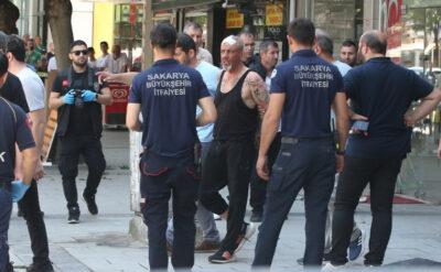 Sakarya’da korku dolu anlar: Etrafa ateş etti, kadını rehin aldı