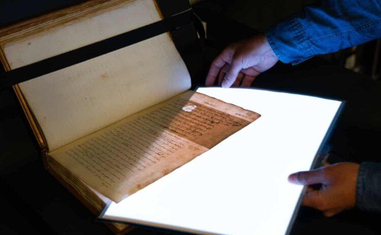 I. Elizabeth döneminin yazarı tarafından gizlenmiş belgeleri 400 yıl sonra ortaya çıktı
