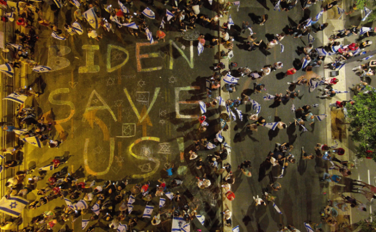 İsrail yargı reformu protestolarında 28 haftadır sokakta: Yola 'Biden bizi kurtar' diye yazdılar