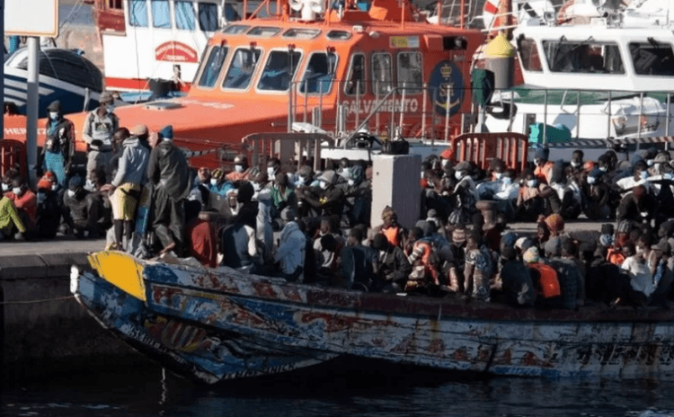 İki haftadır kayıp göçmen teknelerinden biri bulundu