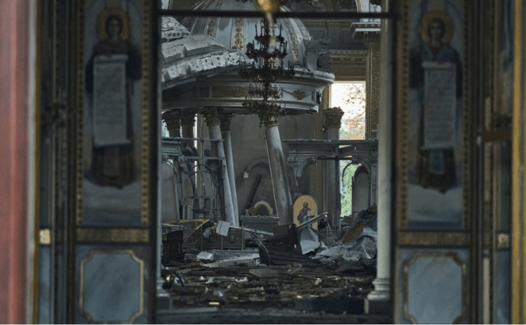 Odesa'ya füze yağmuru: 1 kişi öldü, tarihi katedral hasar gördü