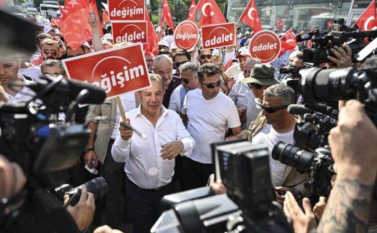 Tanju Özcan CHP Genel Merkezi’ne ulaştı ama Kılıçdaroğlu ‘evde’ yoktu