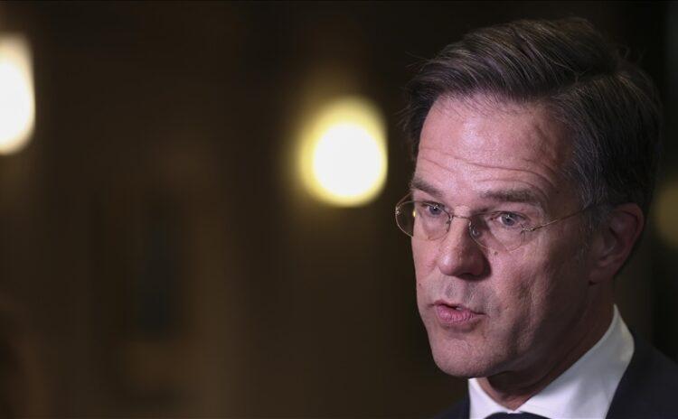 Hollanda Başbakanı Rutte'nin mülteciler için 'yokuş' planı hükümeti düşürdü