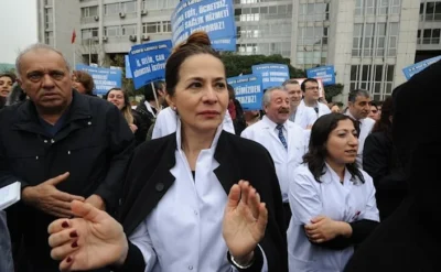 Sağlık çalışanları, maaşlarına yapılan zammı bugün iş bırakarak protesto edecek