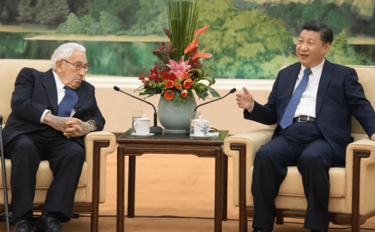 Çin'in 'eski dostu' Kissinger, Şi ile görüştü