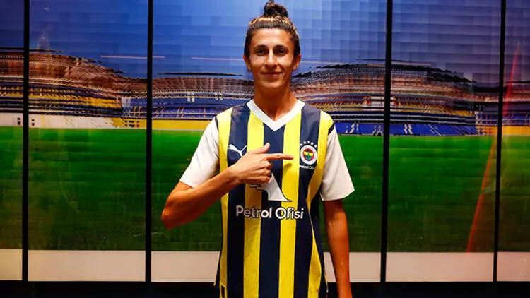 Fenerbahçe, Galatasaray'ın kraliçesini transfer etti