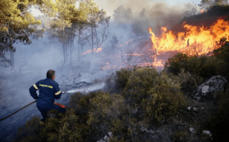 Yunanistan'ın ateşle savaşı: Ülke tarihinin en büyük tahliyesi gerçekleşti