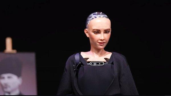 Robot Sophia: Galatasaraylıyım