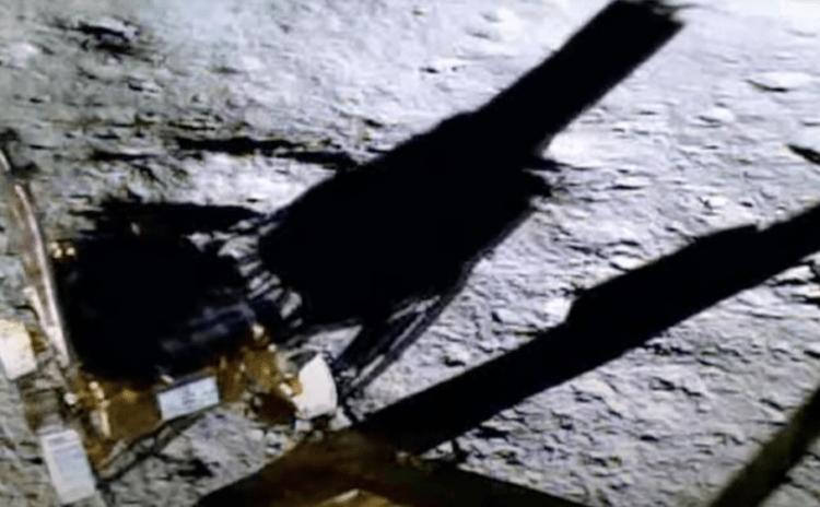 Heyecanlanıyor insan: Hindistan'ın Ay'daki keşif aracından ilk görüntüler geldi