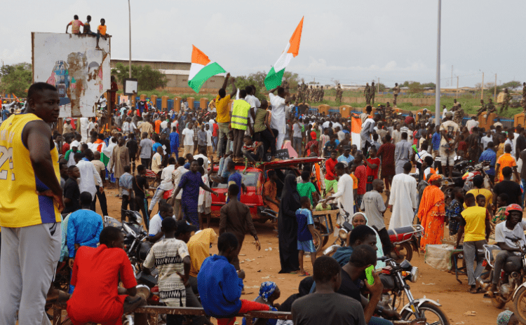 Nijer savaşa hazırlanıyor: Niamey sakinleri seferberlik kampanyasına başladı