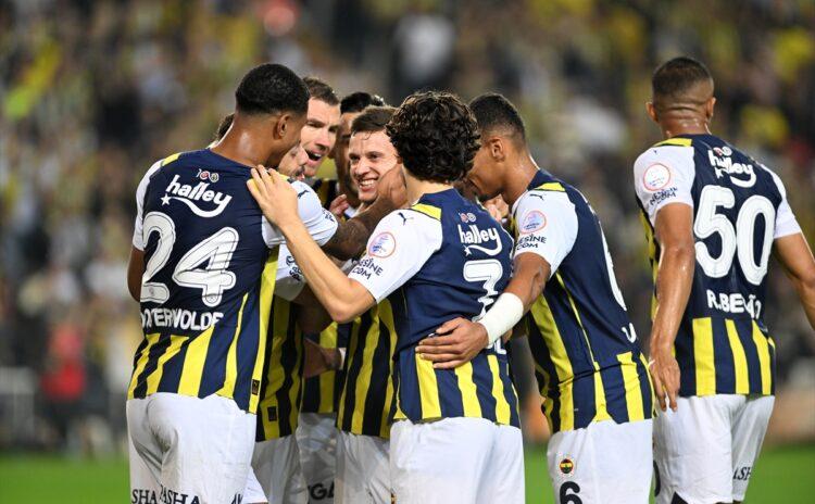 Kadıköy'de Sebatian çalıyor... Fenerbahçe Başakşehir'den dördüncü vitesle geçiyor