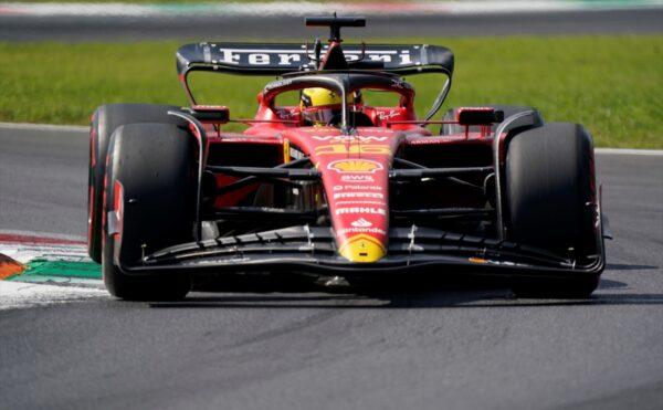 Ferrari, kendi evinde ön sırayı kaptı