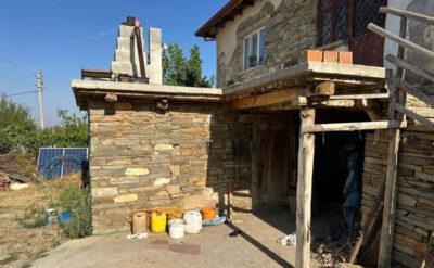 84 yaşındaki kadın balkondan düştü