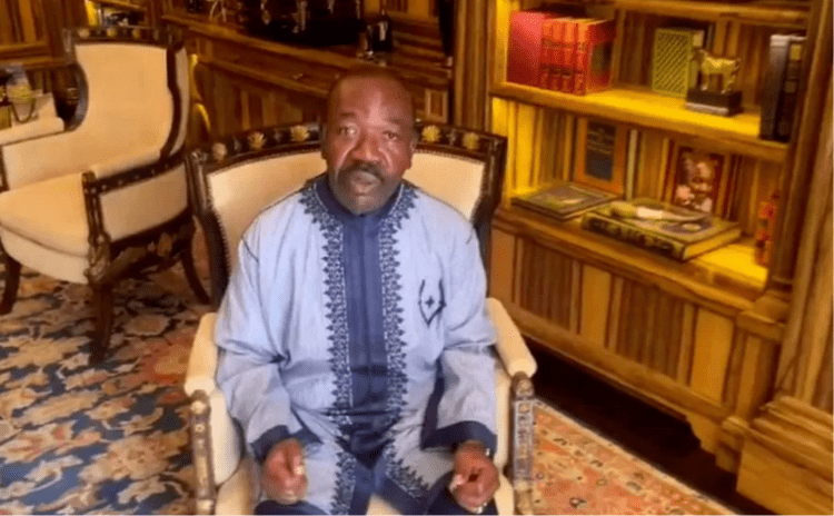 Ne de olsa kuzenler: Gabon'da darbe lideri, devrik cumhurbaşkanını serbest bıraktı