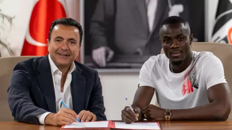 Eric Bailly imzayı attı, Beşiktaş formasını giydi