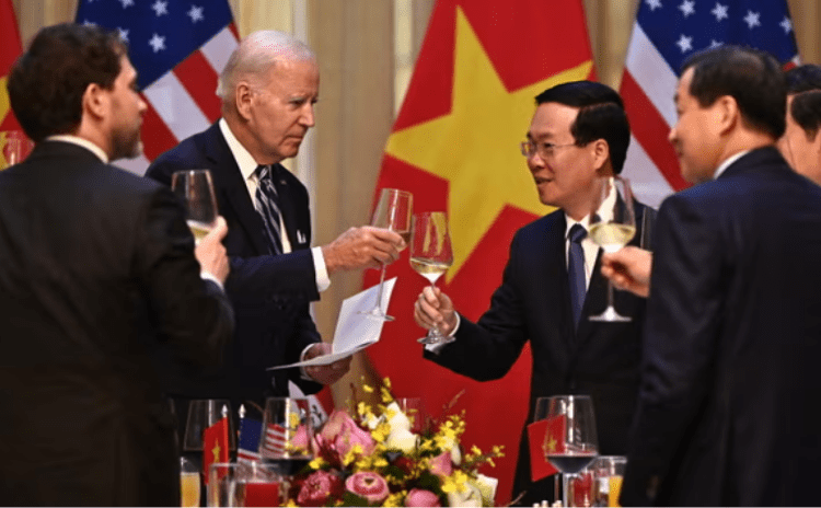 Düşmanlıktan 'kapsamlı stratejik ortaklığa': Biden, Vietnam ziyaretinden mutlu döndü