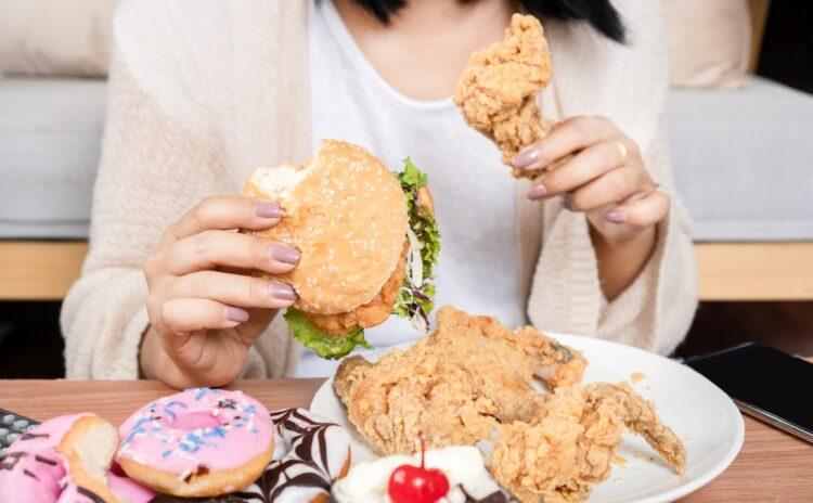 Pişmanlık ve suçluluk hissettiren yeme bozuklukları: Bulimiya ve tıkınırcasına yeme