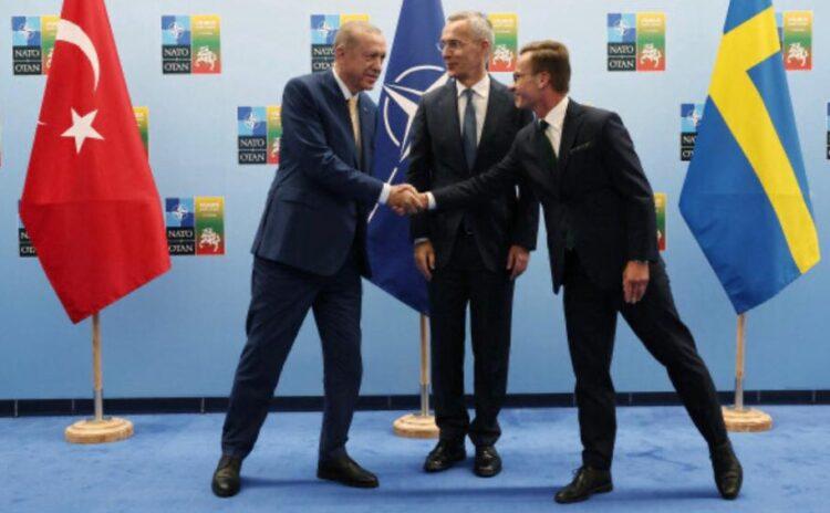 NATO, İsveç'in üyeliği konusunda Türkiye'yi sıkıştırıyor