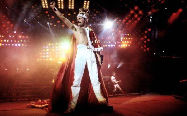Freddie Mercury müzayedesi: Piyanosu 2 milyon, notları 1.5 milyon dolara satıldı