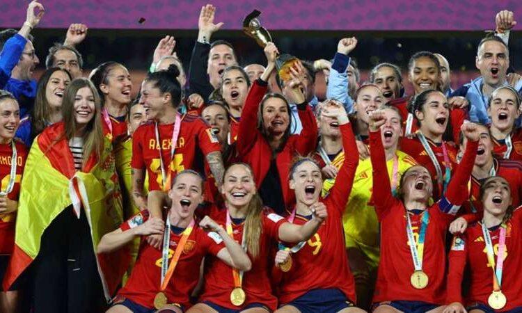 İspanya kadın futbolunda sular durulmuyor: Grev