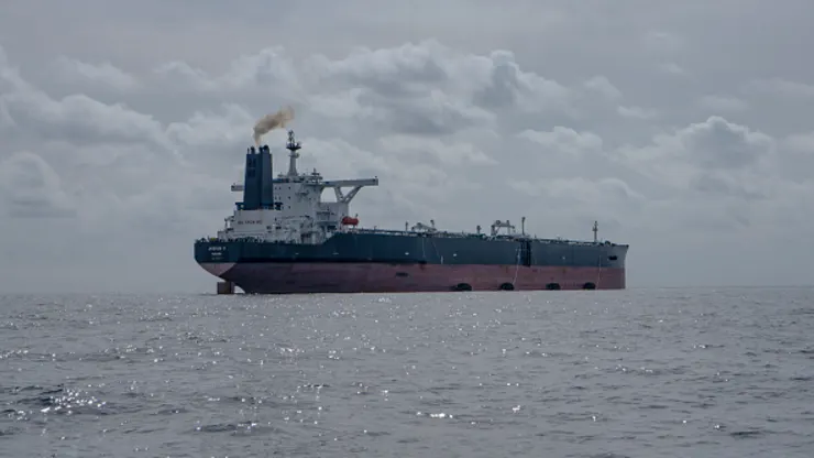'Kara' gemilerin sayısı artıyor: Yaptırımdan on milyarlarca dolarlık petrol kaçırıyorlar