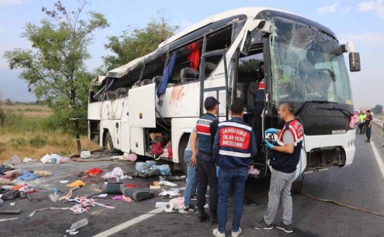 Katliam gibi otobüs kazası: 6 ölü, 43 yaralı