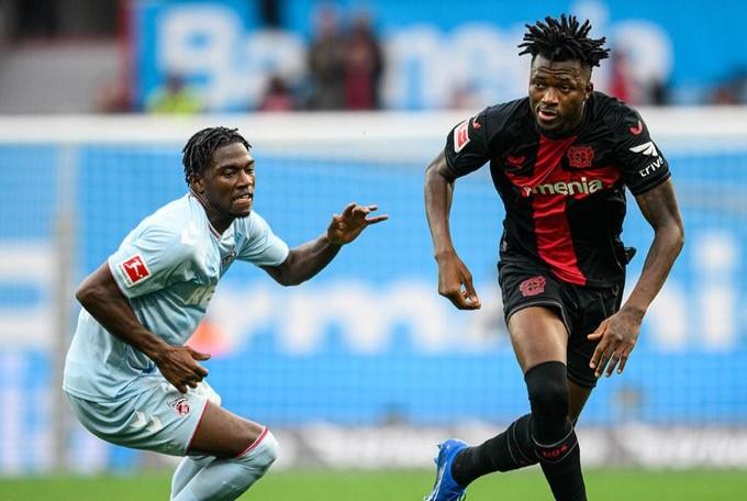 Leverkusen zirveyi, Bayern takibi bırakmıyor