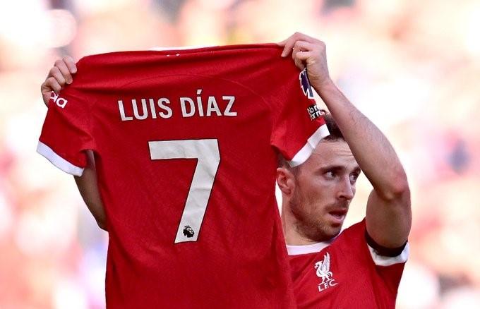 Liverpool'lu oyuncular, annesi ve babası kaçırılan Luis Diaz’ı unutmadı