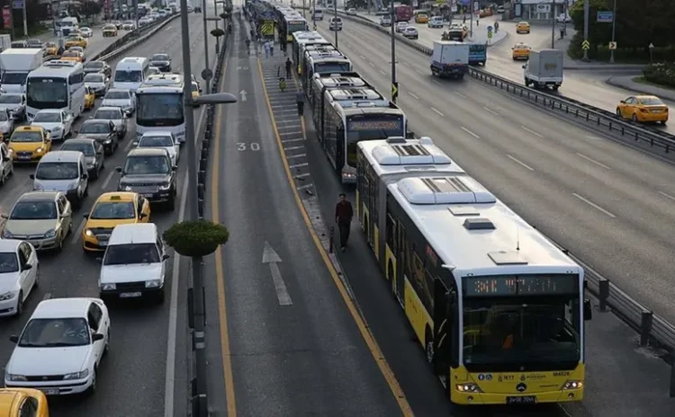 İstanbul'da toplu taşımaya kredi kartlı ödemelerde yüzde 33’lük indirim geldi