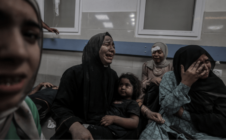 Gazze'de hastane vuruldu