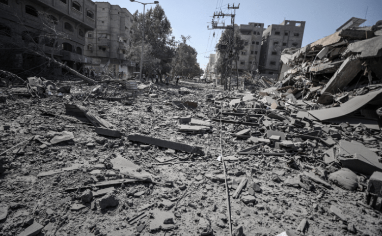 Gazze'de acı durulmuyor, gece boyunca bomba yağdı
