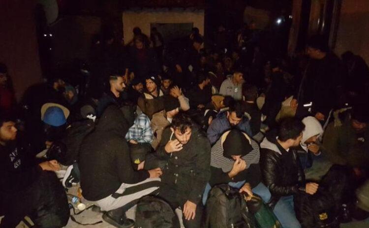 100 göçmeni evde saklamışlar: Organizatörler aranıyor