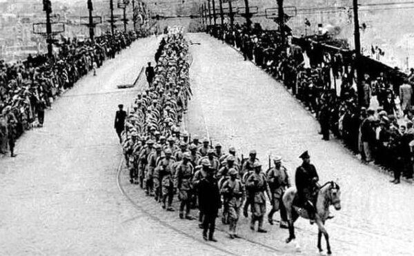 Geldikleri gibi gittiler: 4 yıl 10 ay ve 23 gün sonra Türk ordusu yeniden İstanbul’da!