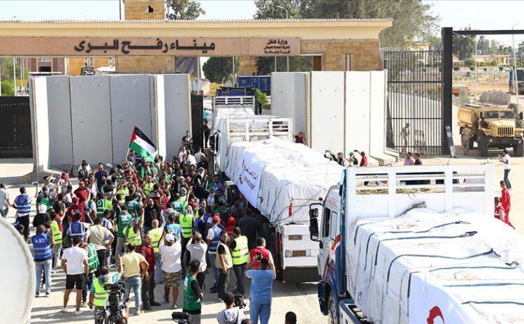 Kamyonlar Gazze'ye ulaştı: Refah Sınır Kapısı açıldı