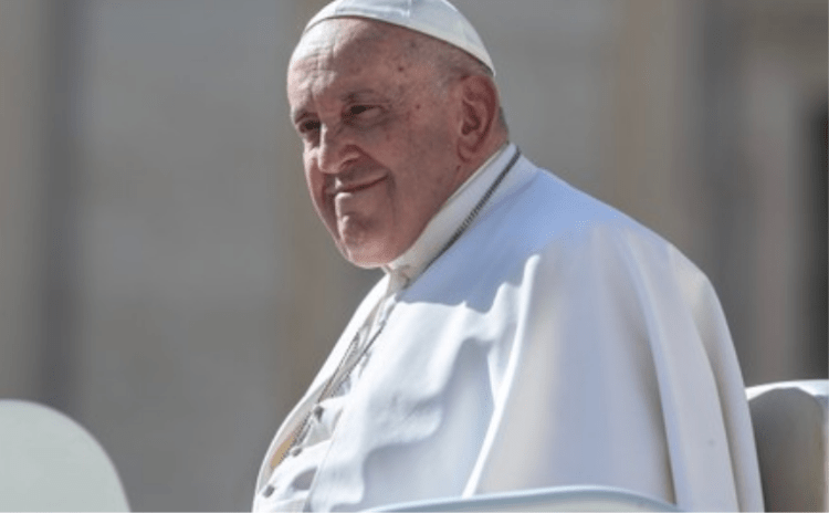 Papa kendi cenazesi için kolları sıvadı: Vatikan dışına gömülecek