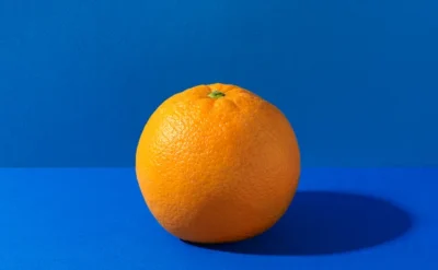 Portakalı soydum, başucuma koydum