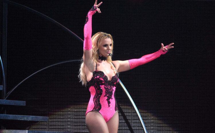 Britney Spears kitabının manşetlere taşınmasından rahatsız