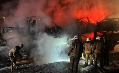 İstanbul’da TIR dorsesindeki 6 Tesla otomobil neden yandı