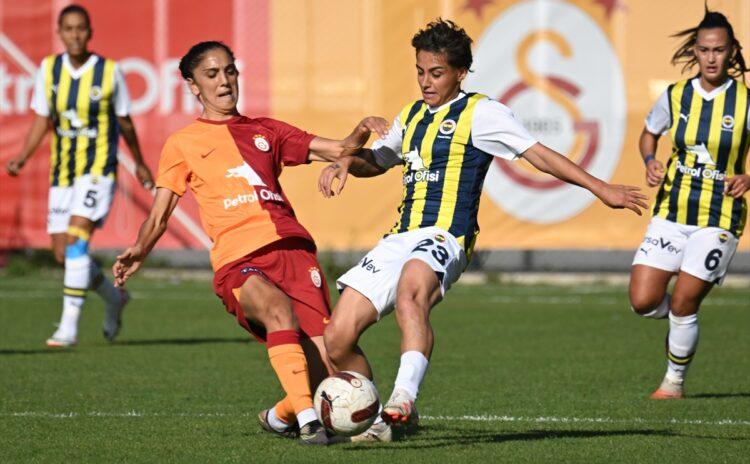 Galatasaray Fenerbahçe’yi son dakika golüyle geçti