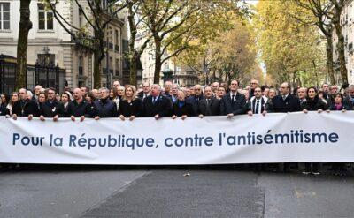 Fransa’da antisemitizme karşı yürüyüşte partiler ayrı düştü