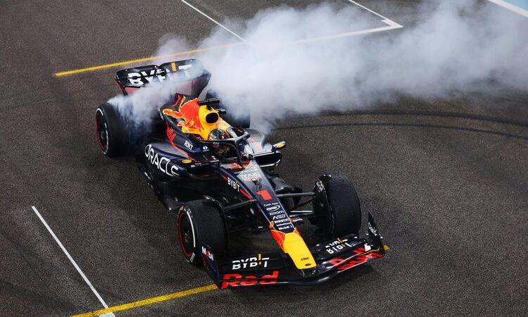Formula 1’de kapanışı Verstappen yaptı