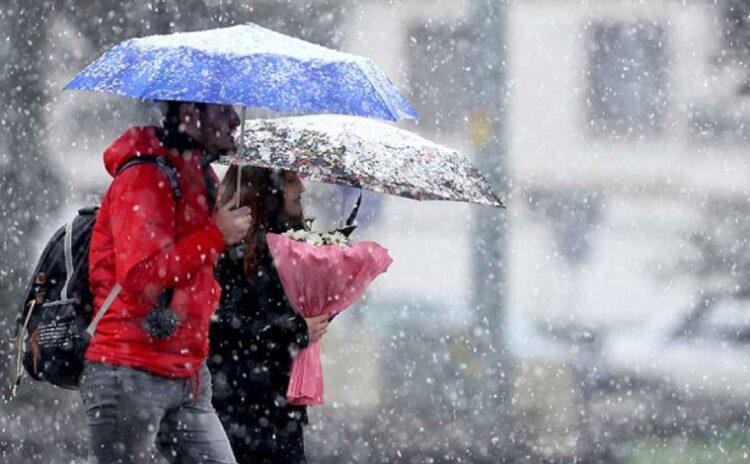 İstanbul'un kapısında kar ve fırtına var