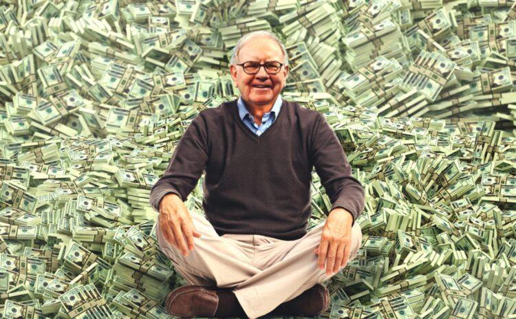 Yatırımsızlık Warren Buffet'ı 157,2 milyar dolarlık nakite boğdu