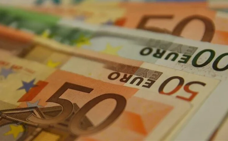 Dolardan sonra euro da rekor tazeledi 