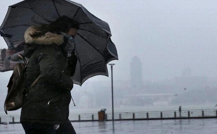 İstanbul'da fırtına ve yağmur, 72 il için uyarı: Seferler iptal