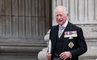 Charles 72 yıldır ilk kez parlamentoya ‘krallık’ yaptı ama dışarıda ‘Kralım değilsin’ diye bağırdılar