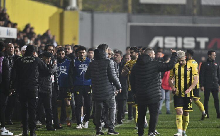 Dış basın İstanbulspor - Trabzonspor maçını böyle yazdı: Türkiye'de daha fazla kaos!